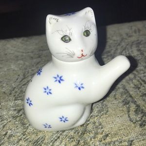 Vintage Mini Whiskers Cat Teapot China Blue White Tea Pot Decorative Figurine